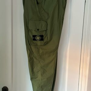 STONE ISLAND - TROUSERS - OLIVE GREEN - NEVER WORN - WITH TAGS